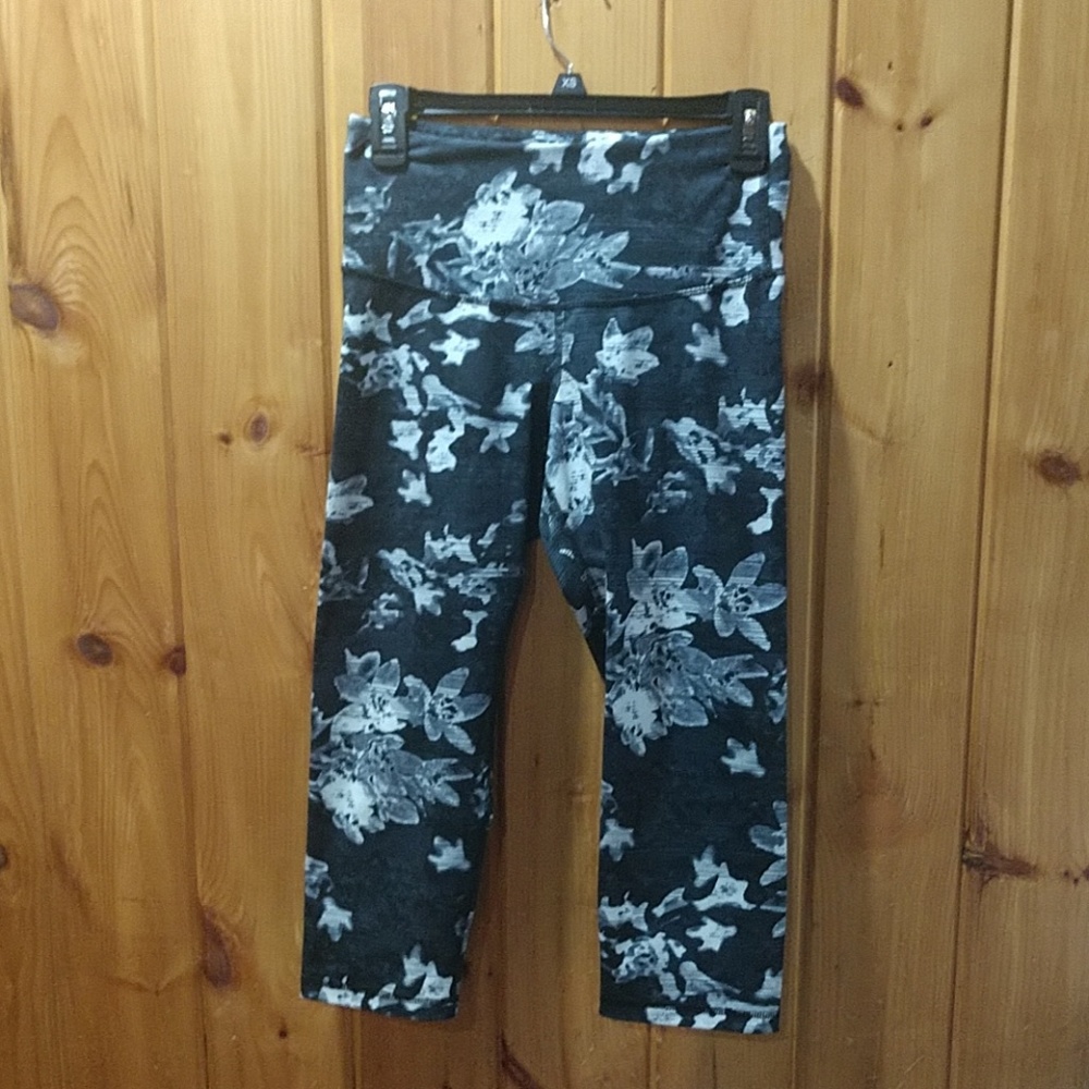 Capri workout leggings